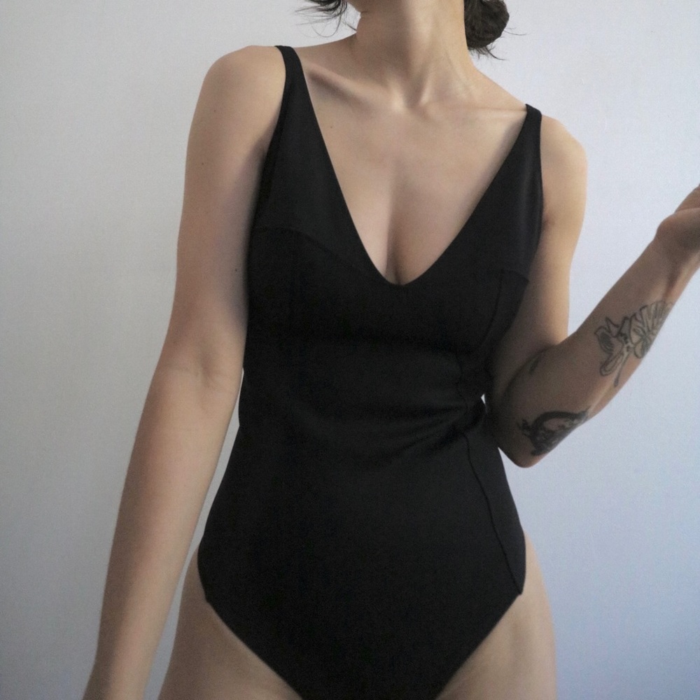Black neoprene-like seam detail swimsuit